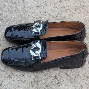 Donald Pliner Bristol Loafer, Embossed Patent Leather Crocco Size 9M